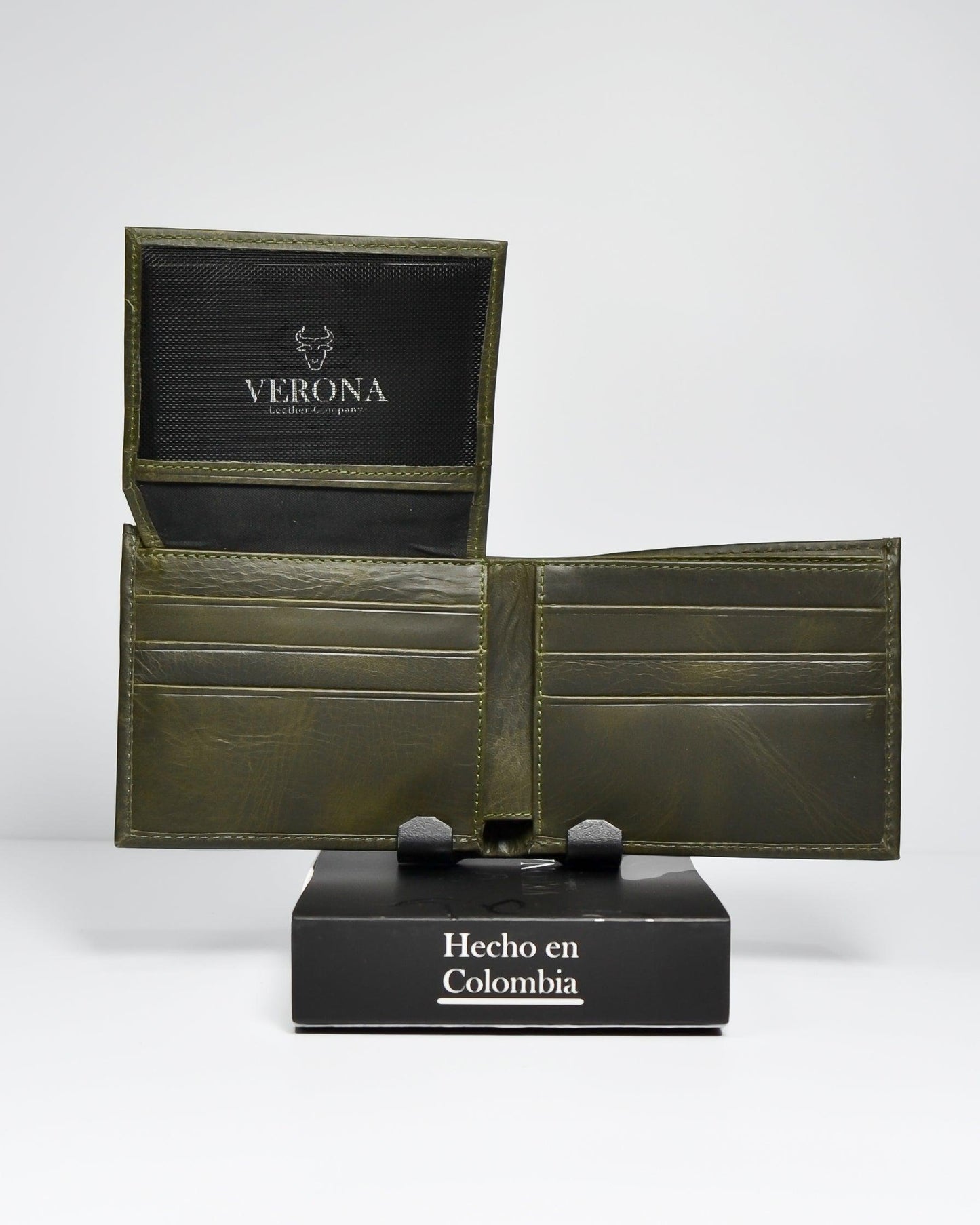 Billetera de hombre en cuero verde - Billeteras Medellín