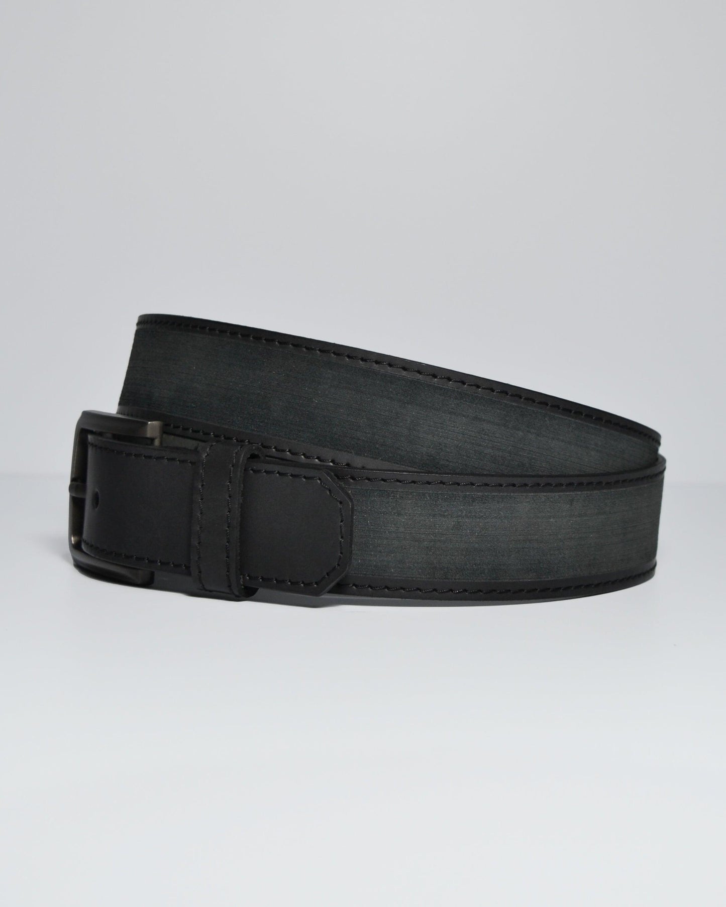 Cinturón para hombre en cuero color negro envejecido - Billeteras Medellín
