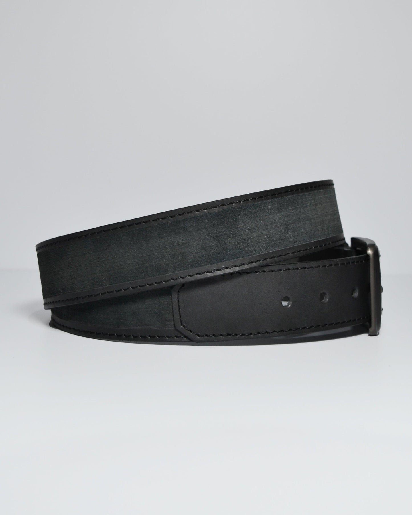 Cinturón para hombre en cuero color negro envejecido - Billeteras Medellín
