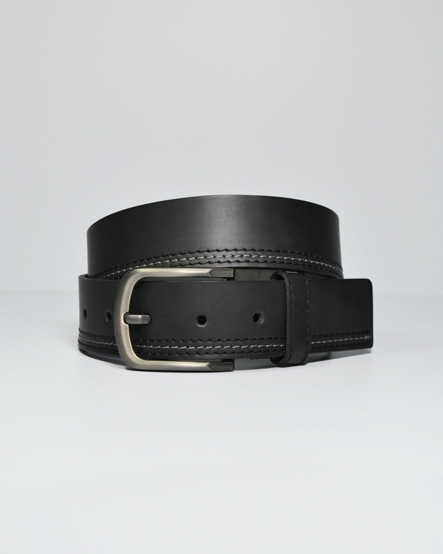 Cinturón para hombre en cuero color negro - Billeteras Medellín