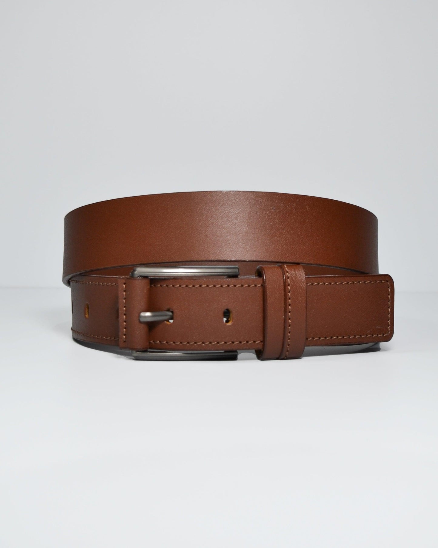 Cinturón para hombre en cuero color miel - Billeteras Medellín