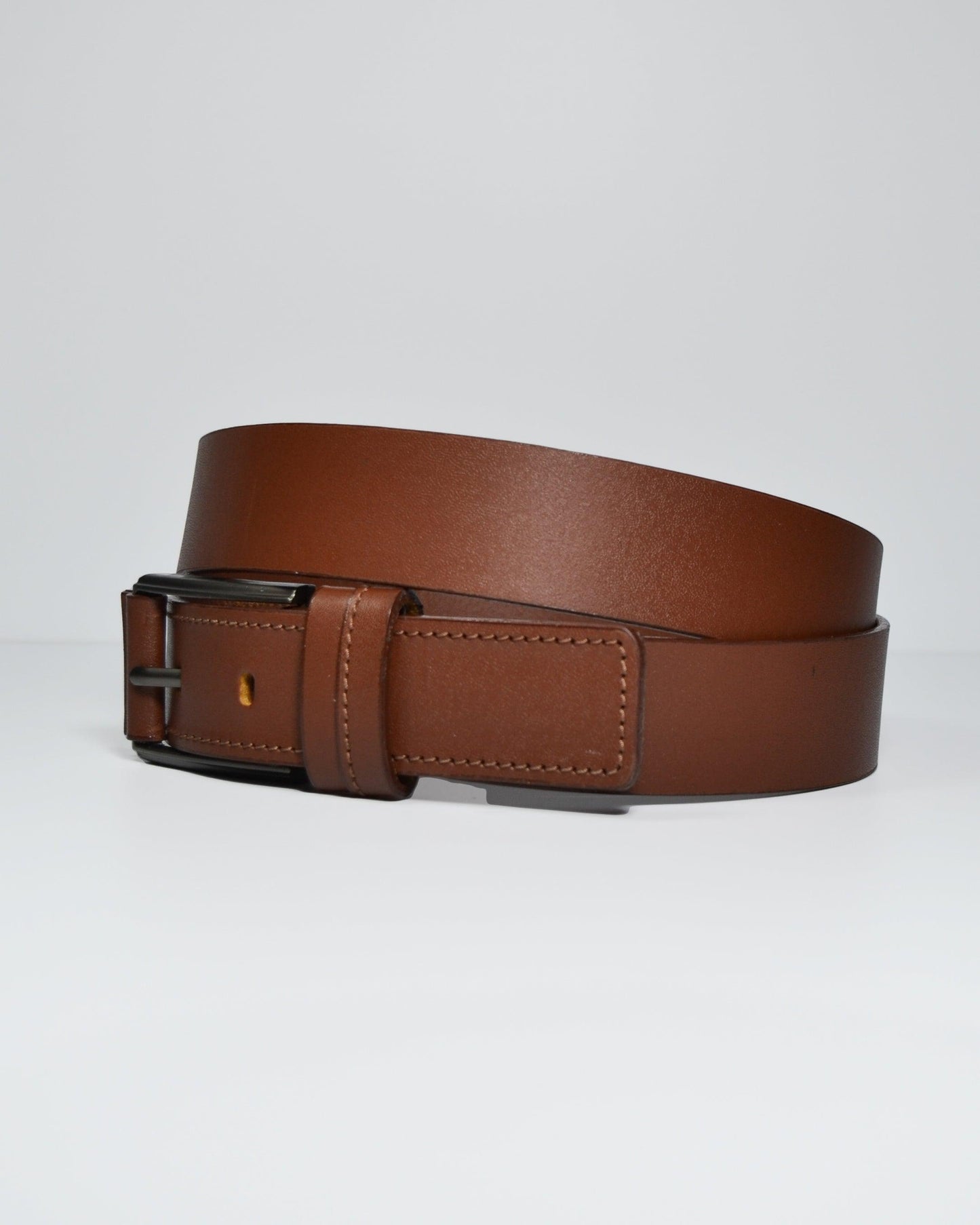 Cinturón para hombre en cuero color miel - Billeteras Medellín