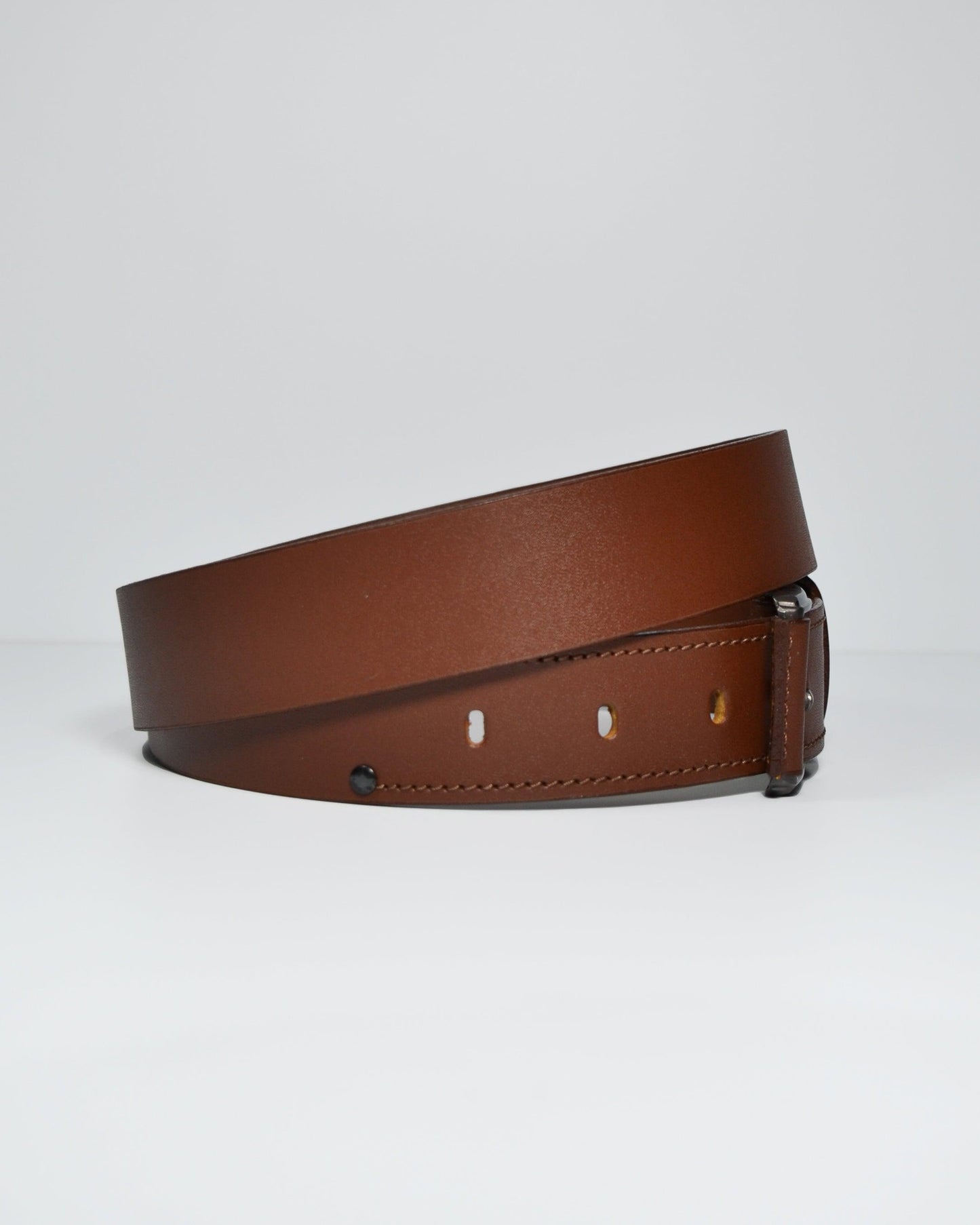 Cinturón para hombre en cuero color miel - Billeteras Medellín
