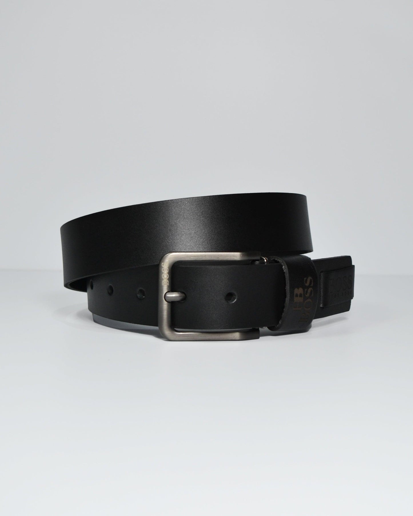 Cinturón para hombre en cuero color negro - Billeteras Medellín