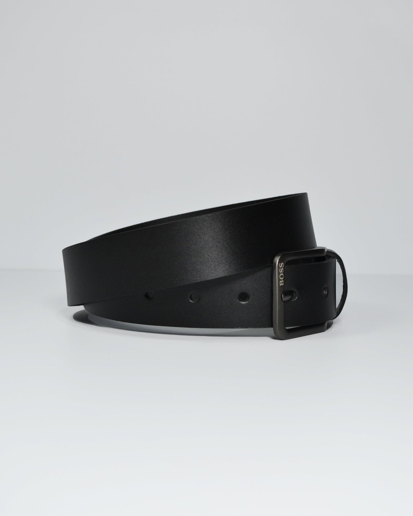 Cinturón para hombre en cuero color negro - Billeteras Medellín